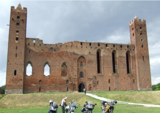 Galeria Radzyn Chełmiński - przedzamcze